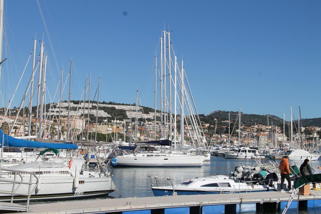 Beau T2 En Centre Ville Avec Parking Prive Bandol Dış mekan fotoğraf